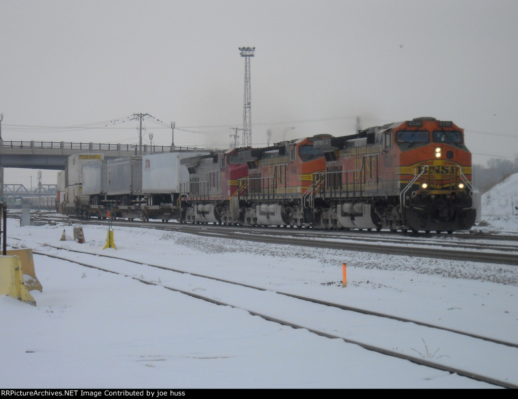 BNSF 4330 East